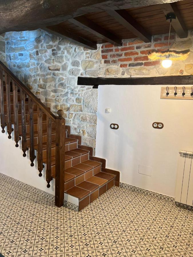 Apartamentos La Cabana Del Cerro Alto Бесенья Экстерьер фото