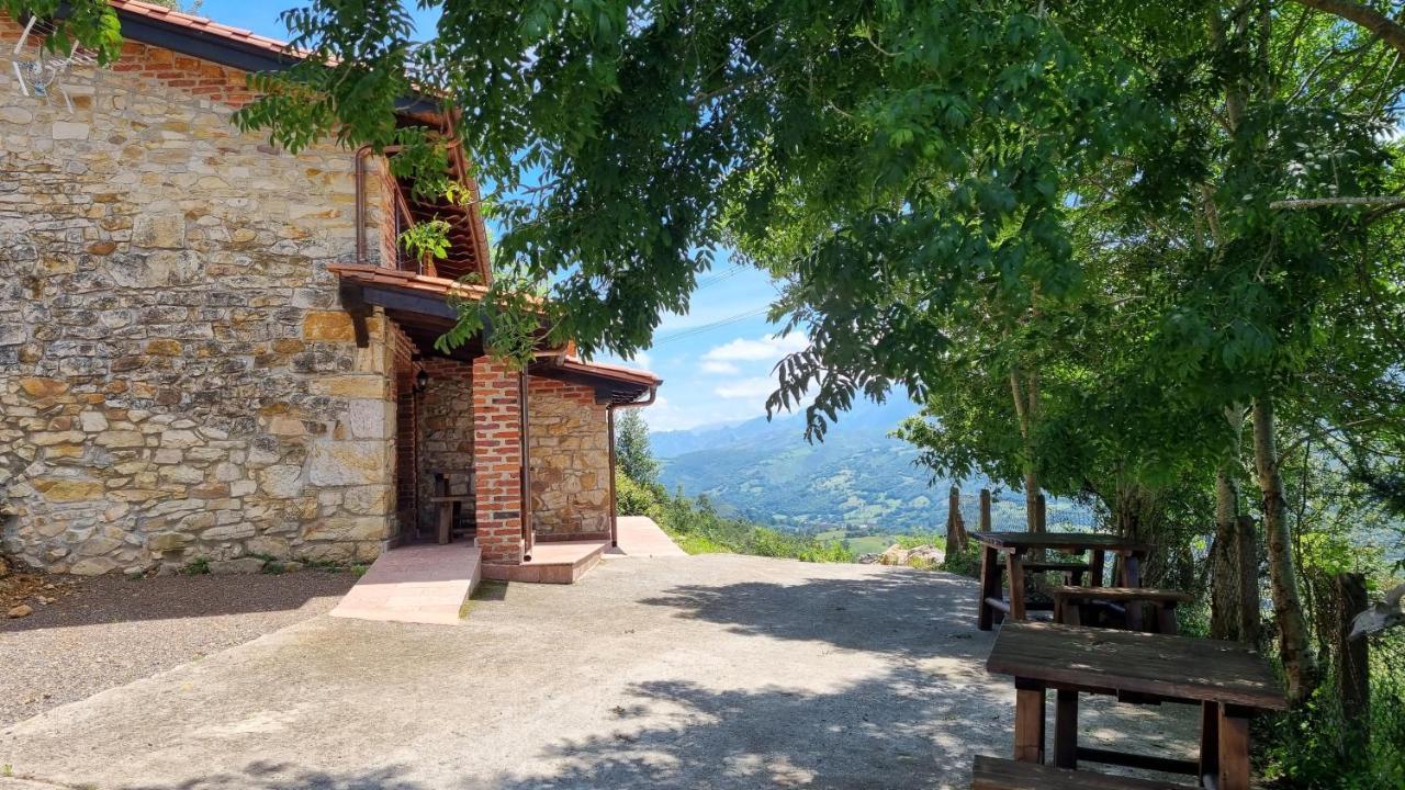 Apartamentos La Cabana Del Cerro Alto Бесенья Экстерьер фото